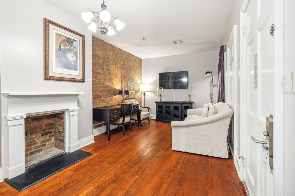 1 bedroom, pillow-top beds, in-room safe, desk