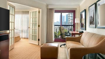 1 bedroom, down duvets, minibar, desk