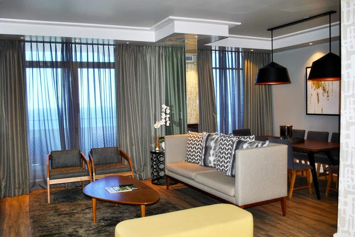 Apartment | Minibar, in-room safe, desk, laptop workspace