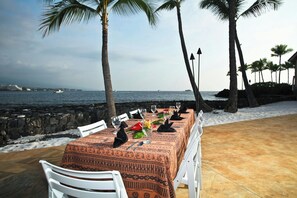 2 restaurantes; se sirven desayunos 