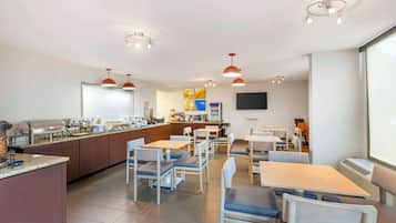 Free daily continental breakfast