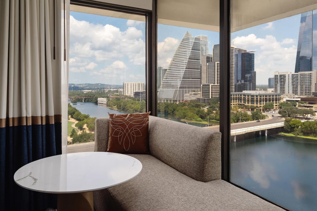 Literie de qualité supérieure, coffres-forts dans les chambres, bureau