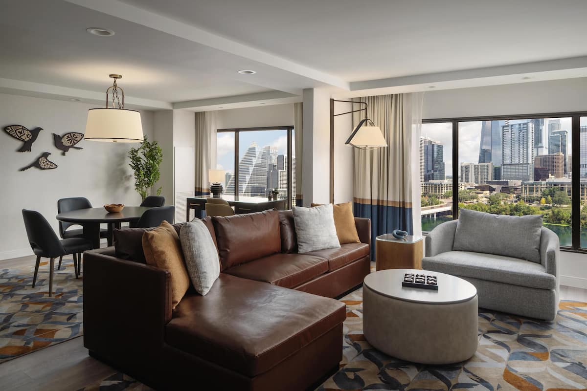 Literie de qualité supérieure, coffres-forts dans les chambres, bureau