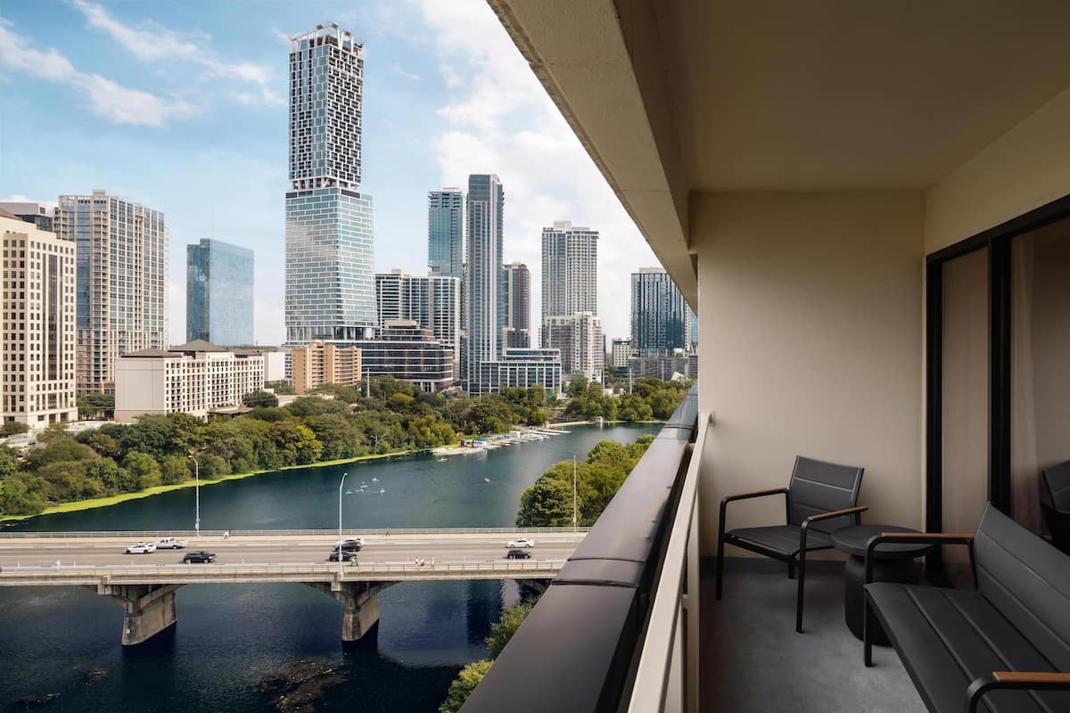 Literie de qualité supérieure, coffres-forts dans les chambres, bureau