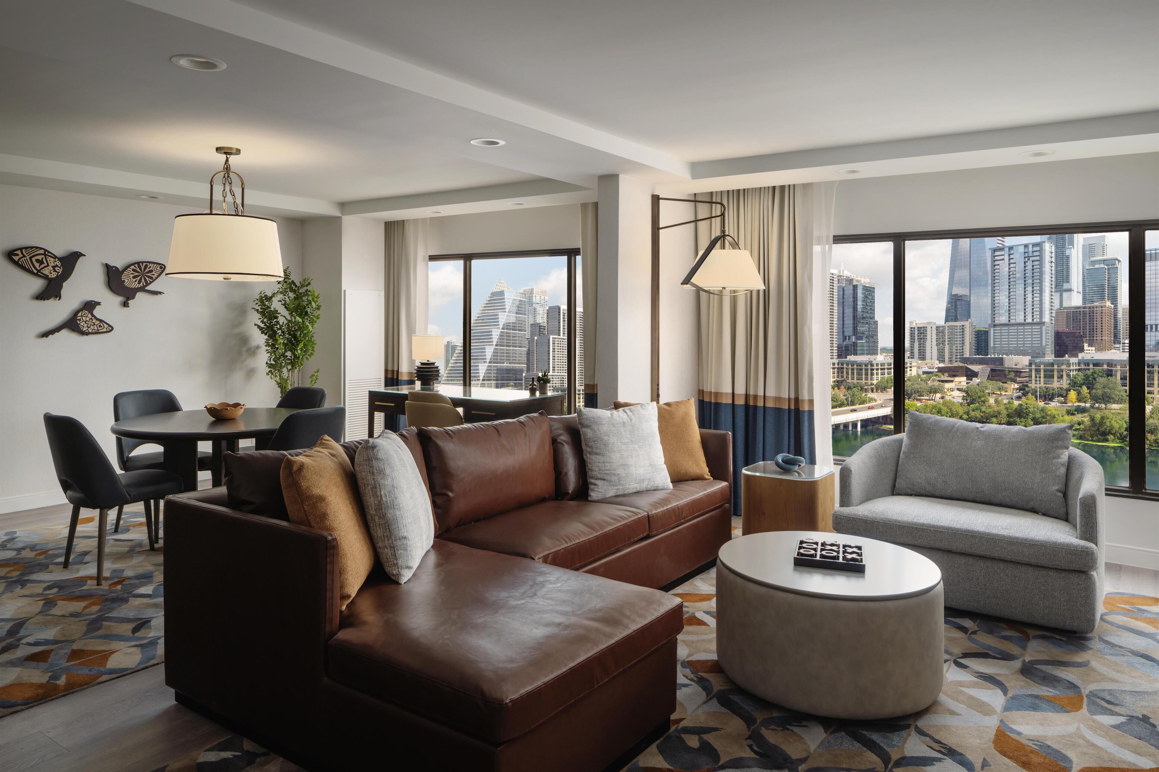 Signature Suite, 1 King Bed, Lake View
