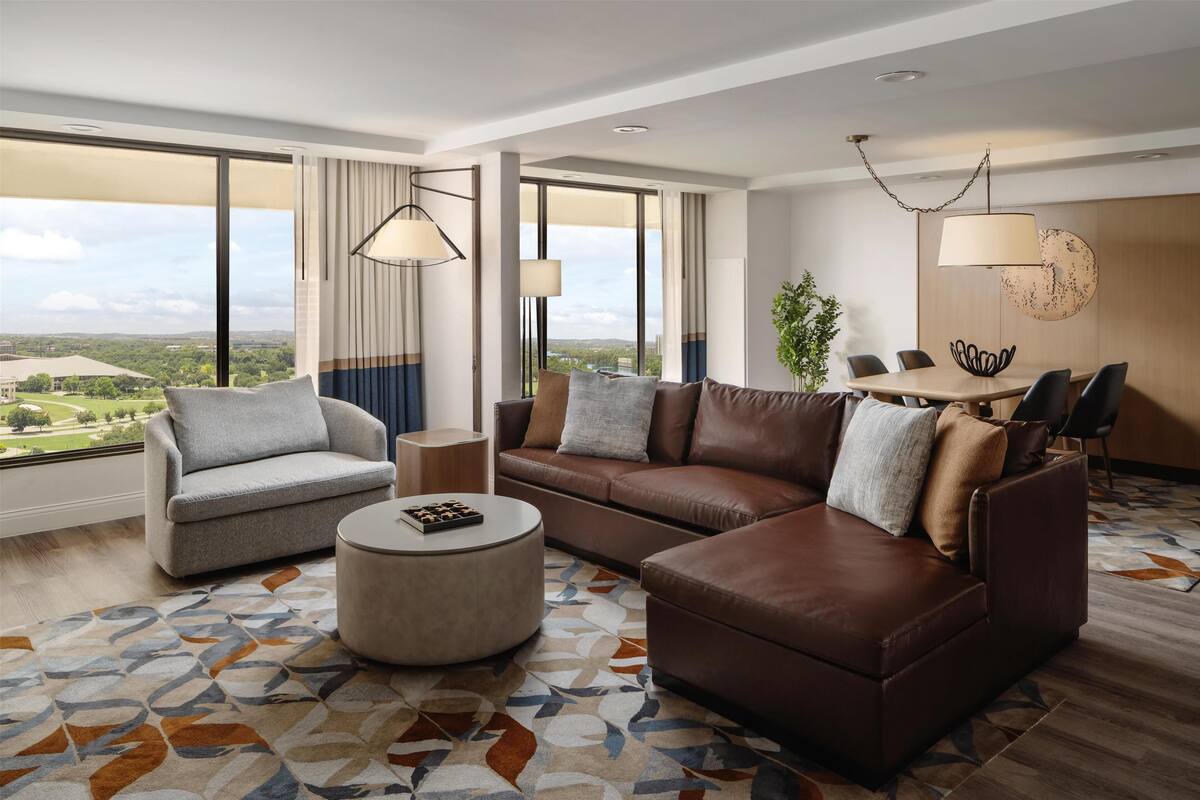 1 bedroom, premium bedding, in-room safe, desk