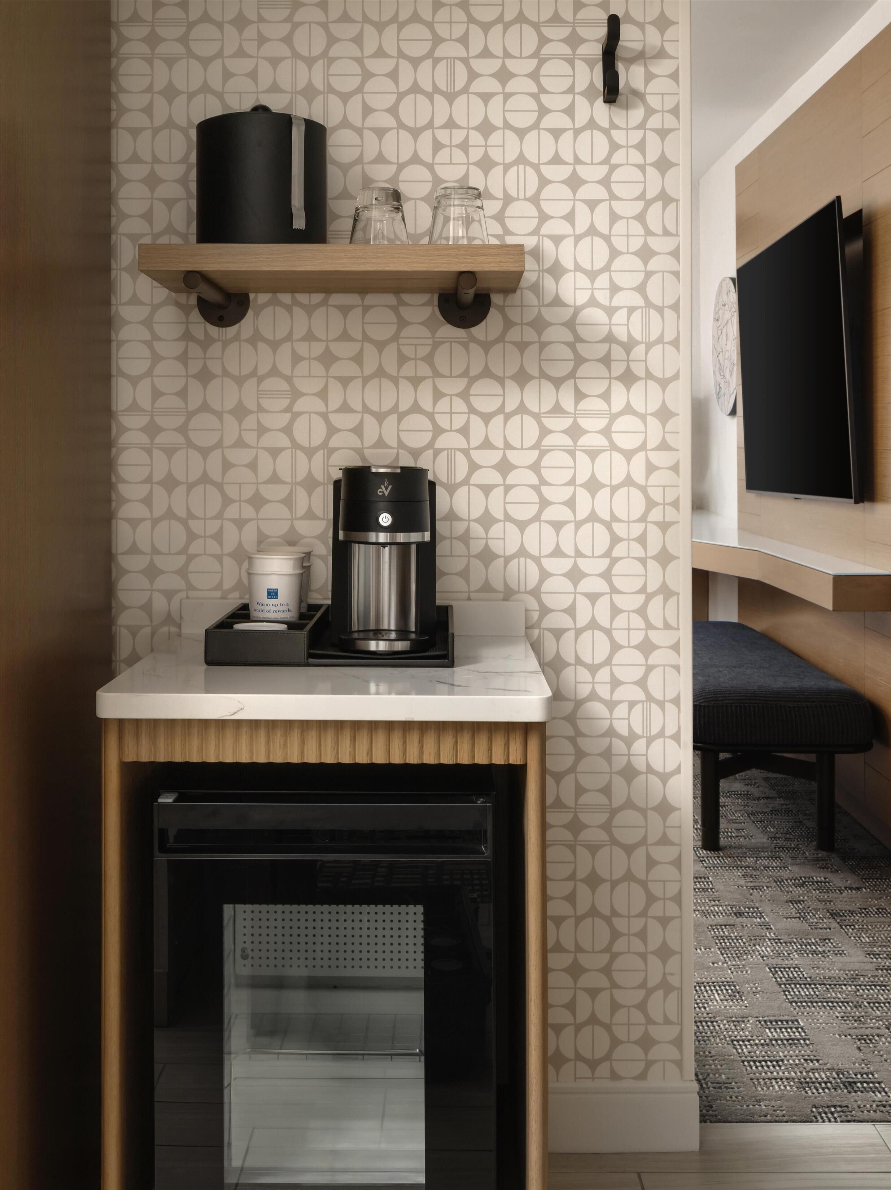 1 bedroom, premium bedding, in-room safe, desk