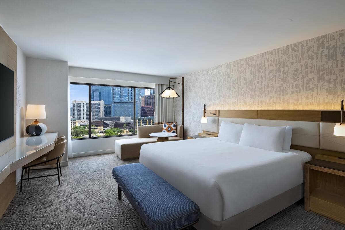 1 bedroom, premium bedding, in-room safe, desk