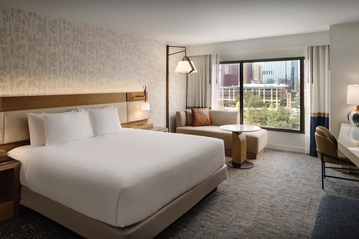 1 bedroom, premium bedding, in-room safe, desk