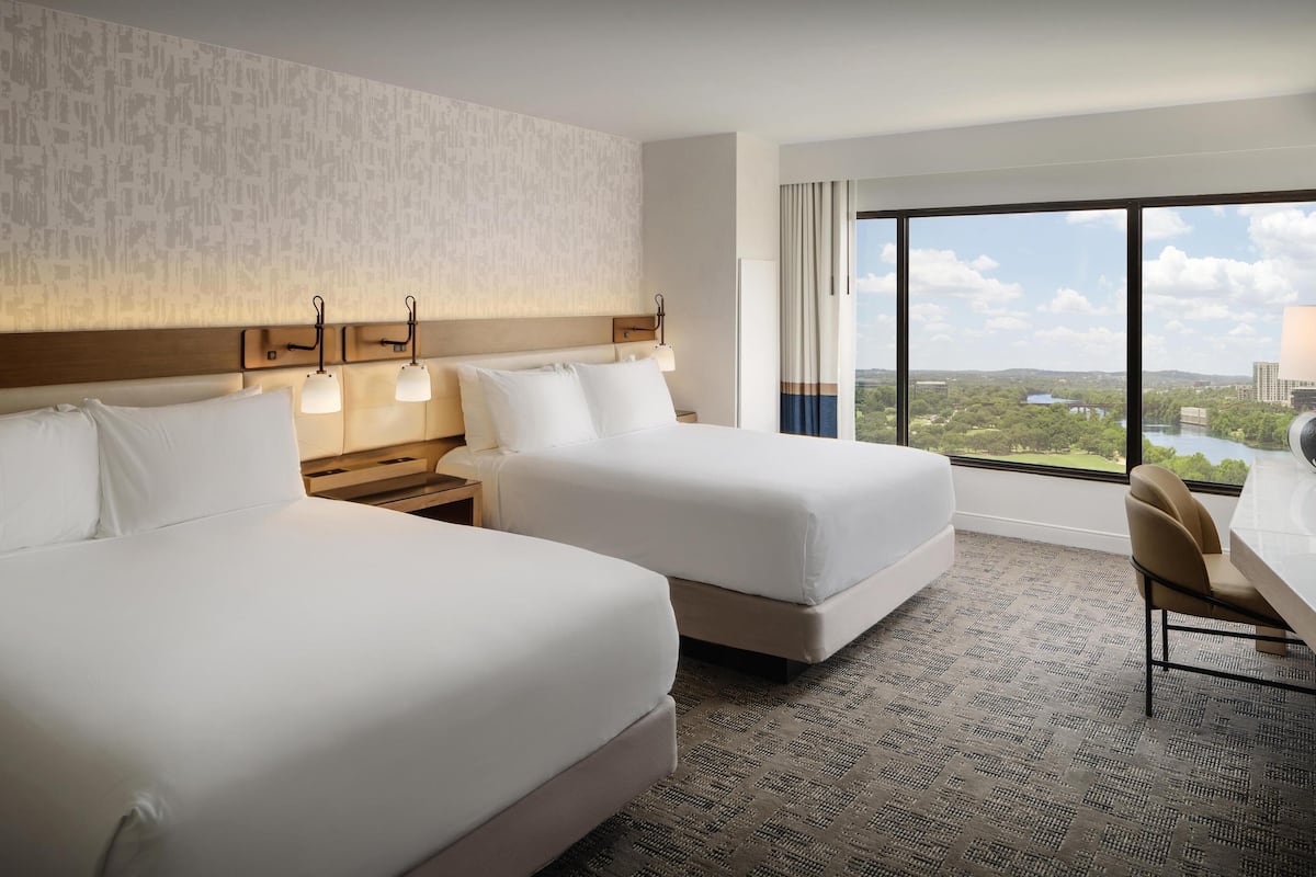 Room, 2 Queen Beds, Partial Lake View
