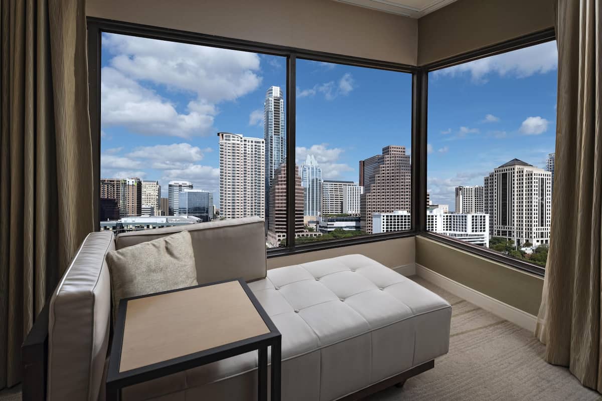 1 bedroom, premium bedding, in-room safe, desk