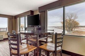 Suite, 1 King-Bett, Nichtraucher, Seeblick (Upper Floor)