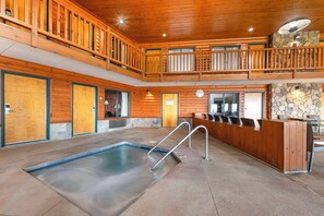 Indoor pool, sun loungers