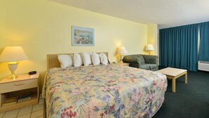 One King Bed, Non-Smoking | Desk, iron/ironing board, cribs (free), rollaway beds (surcharge) - Americas Best Value Inn Satellite Beach Melbourne (Satellite Beach)