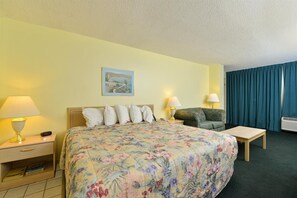 One King Bed, Non-Smoking | Desk, iron/ironing board, free cribs/infant beds, rollaway beds - Americas Best Value Inn Satellite Beach Melbourne (Satellite Beach)