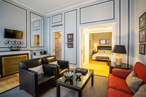 Suite | Living area - Grande Hotel do Porto (Porto)