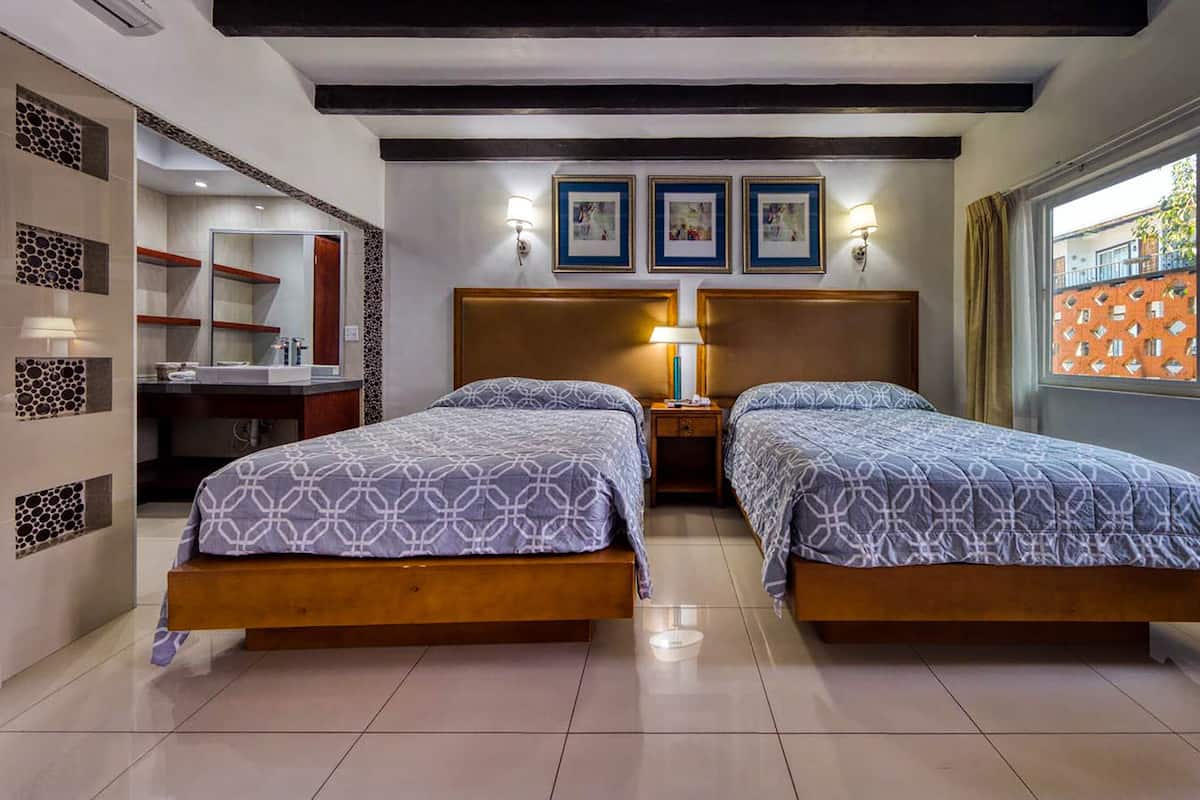 Chambre Double, 2 grands lits, non-fumeur