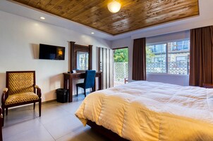 Habitación individual, 1 cama de matrimonio, no fumadores | Tabla de planchar con plancha, wifi gratis, ropa de cama