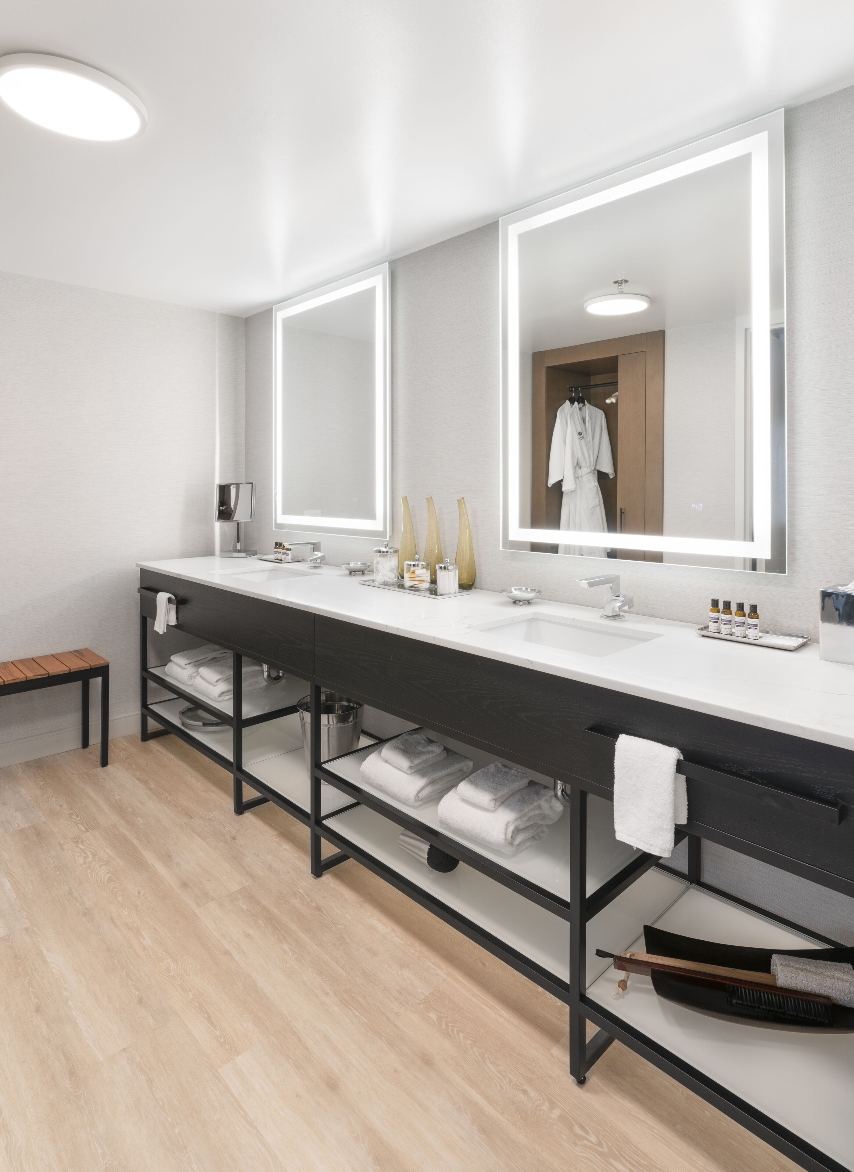 presidential suite | bathroom | free toiletries, hair dryer, towels, soap