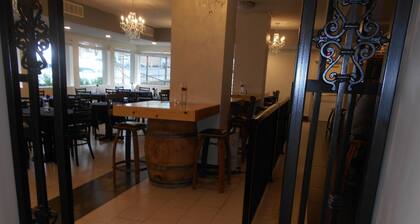 Red Lion Inn & Suites Olympia, Governor Hotel