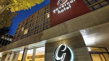 تفاصيل الفندق من الخارج