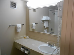 Chuveiro/banheira combinados, produtos de toalete de grife