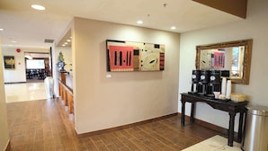 Interior - Red Lion Inn & Suites Olympia, Governor Hotel (Olympia)