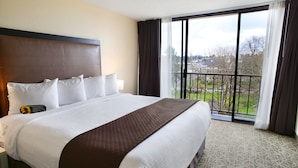 View from room - Red Lion Inn & Suites Olympia, Governor Hotel (Olympia)