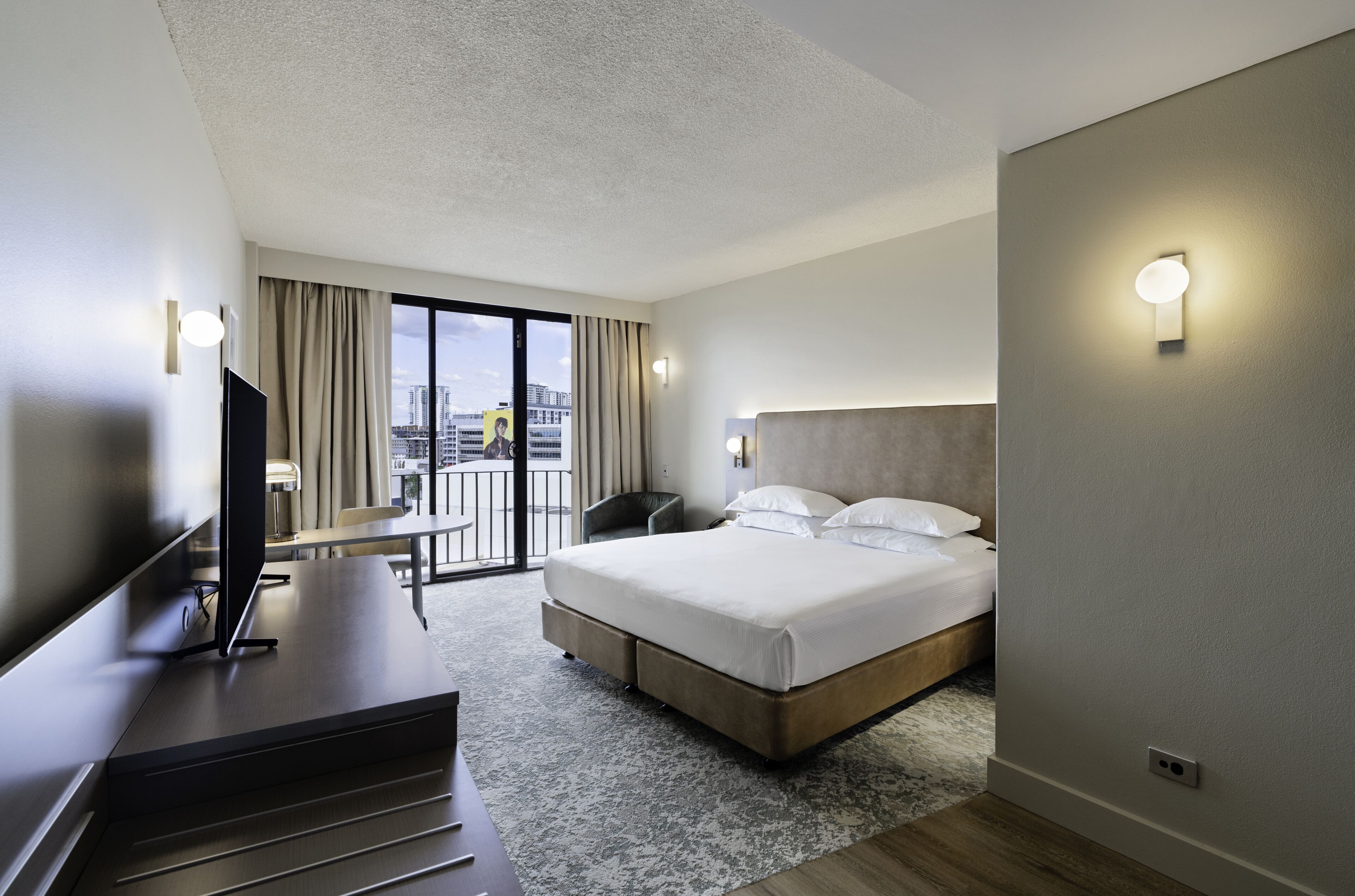 room, 1 king bed | 1 bedroom, premium bedding, in-room safe, desk