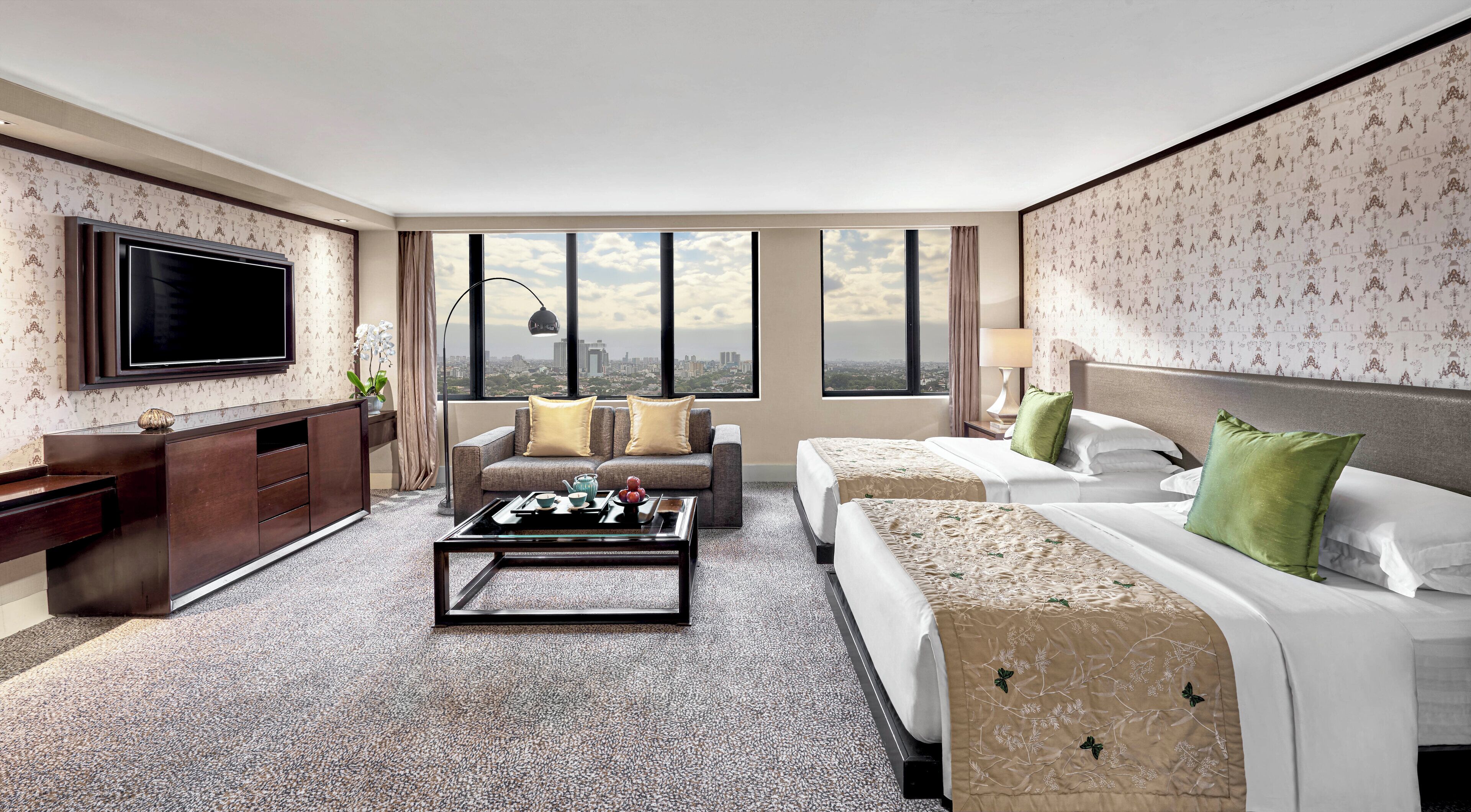 1 bedroom, premium bedding, down duvets, minibar