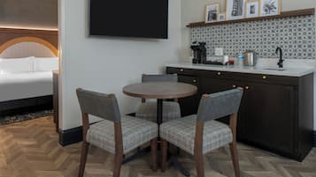 Habitació estàndard | Sala d'estar | Televisor LCD de 40 polzades amb canals per cable i televisor