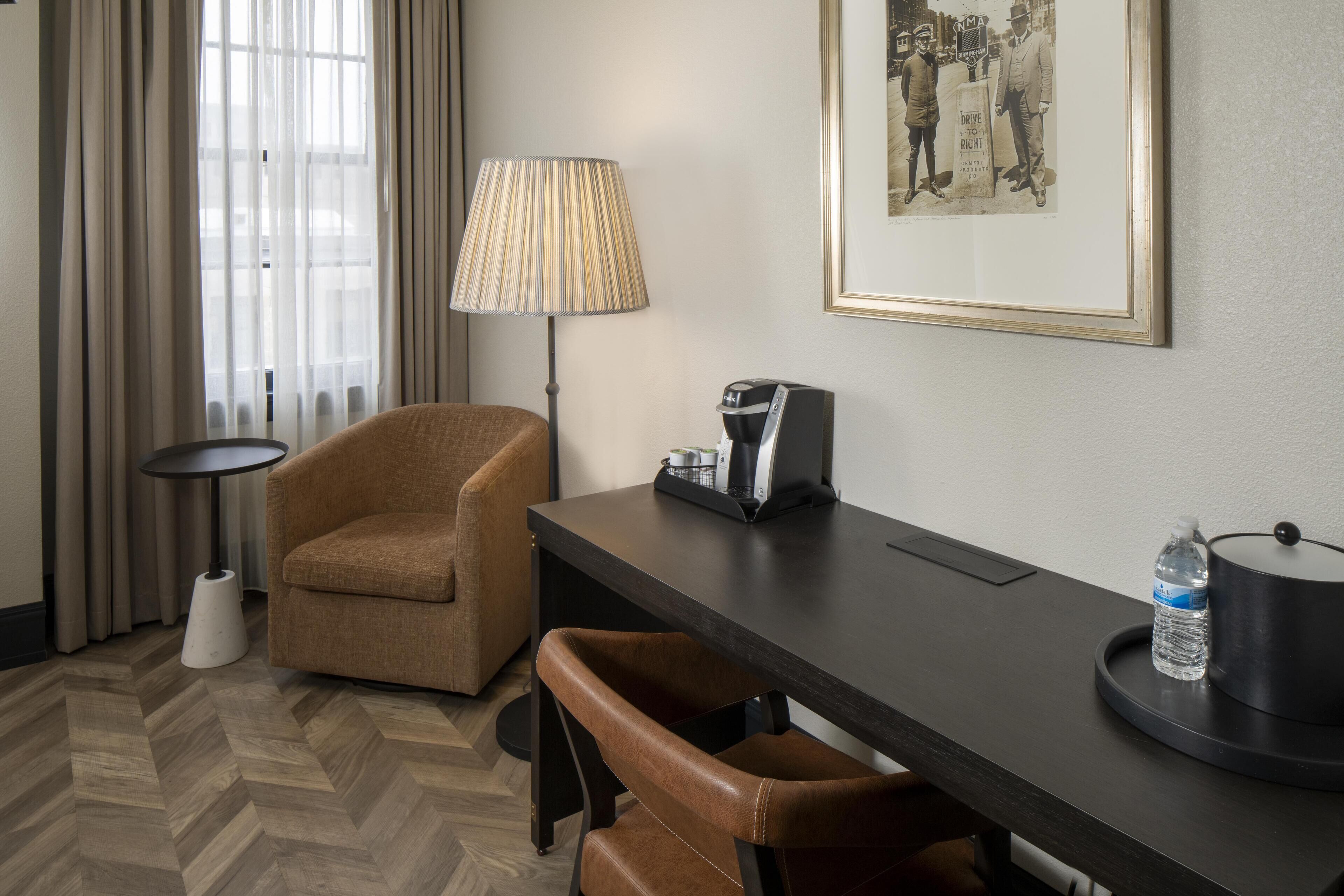 Room, 1 King Bed, Bathtub, Corner