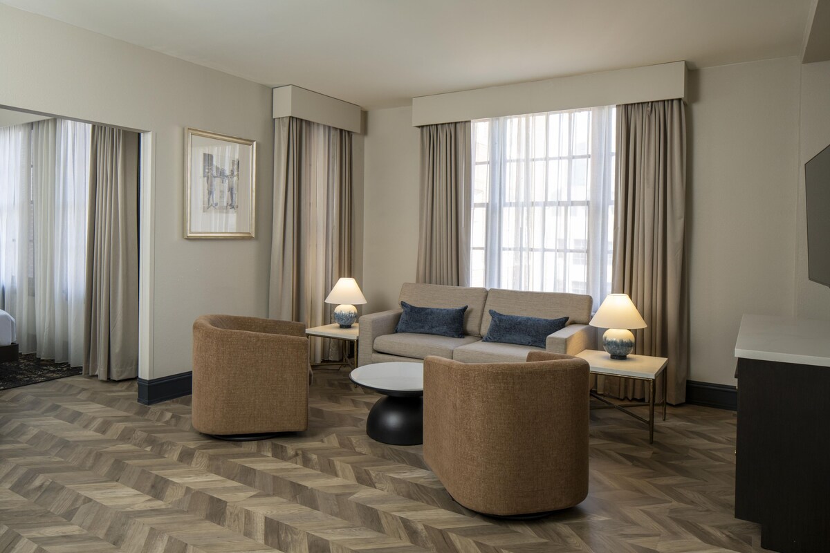 Room, 1 King Bed with Sofa bed | Living area