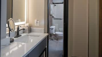 One King Suite Special, Non-smoking | Bathroom | Free toiletries, hair dryer, towels, soap
