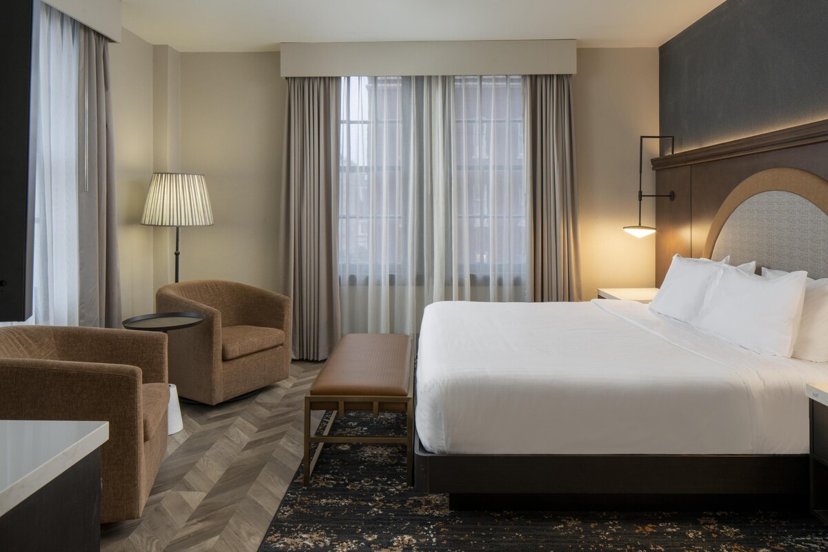 Suite, 1 Bedroom, Balcony | Desk, WiFi (free), bed sheets