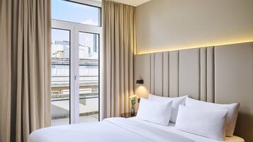 Standard Room | Minibar, in-room safe, desk, soundproofing
