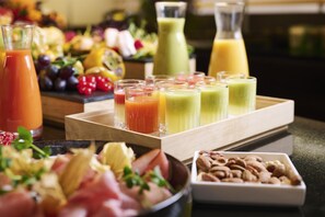 Daily buffet breakfast for a fee
