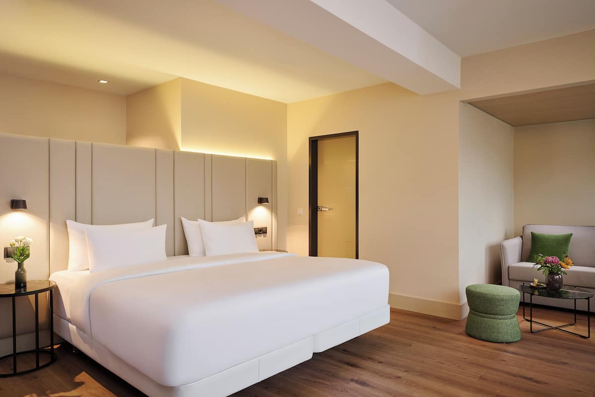 Minibar, in-room safe, desk, soundproofing