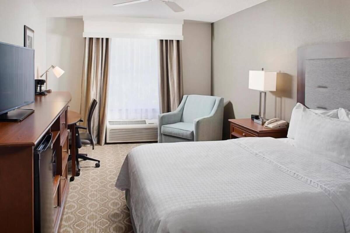 In-room safe, desk, free cribs/infant beds, free internet