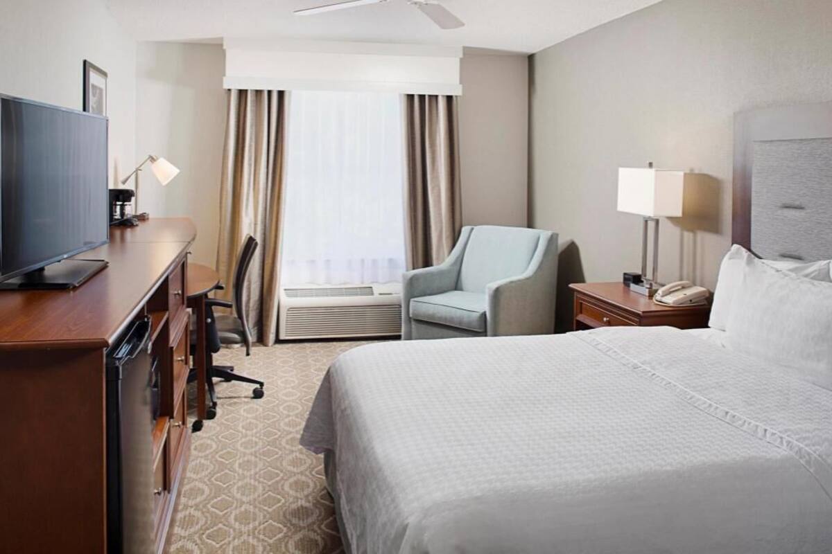 In-room safe, desk, free cribs/infant beds, free internet