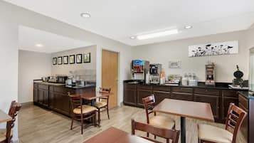 Petit déjeuner buffet compris