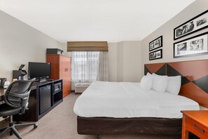 Room, 1 King Bed, Non Smoking | In-room safe, desk, iron/ironing board, free cribs/infant beds - Sleep Inn Billings (Billings)