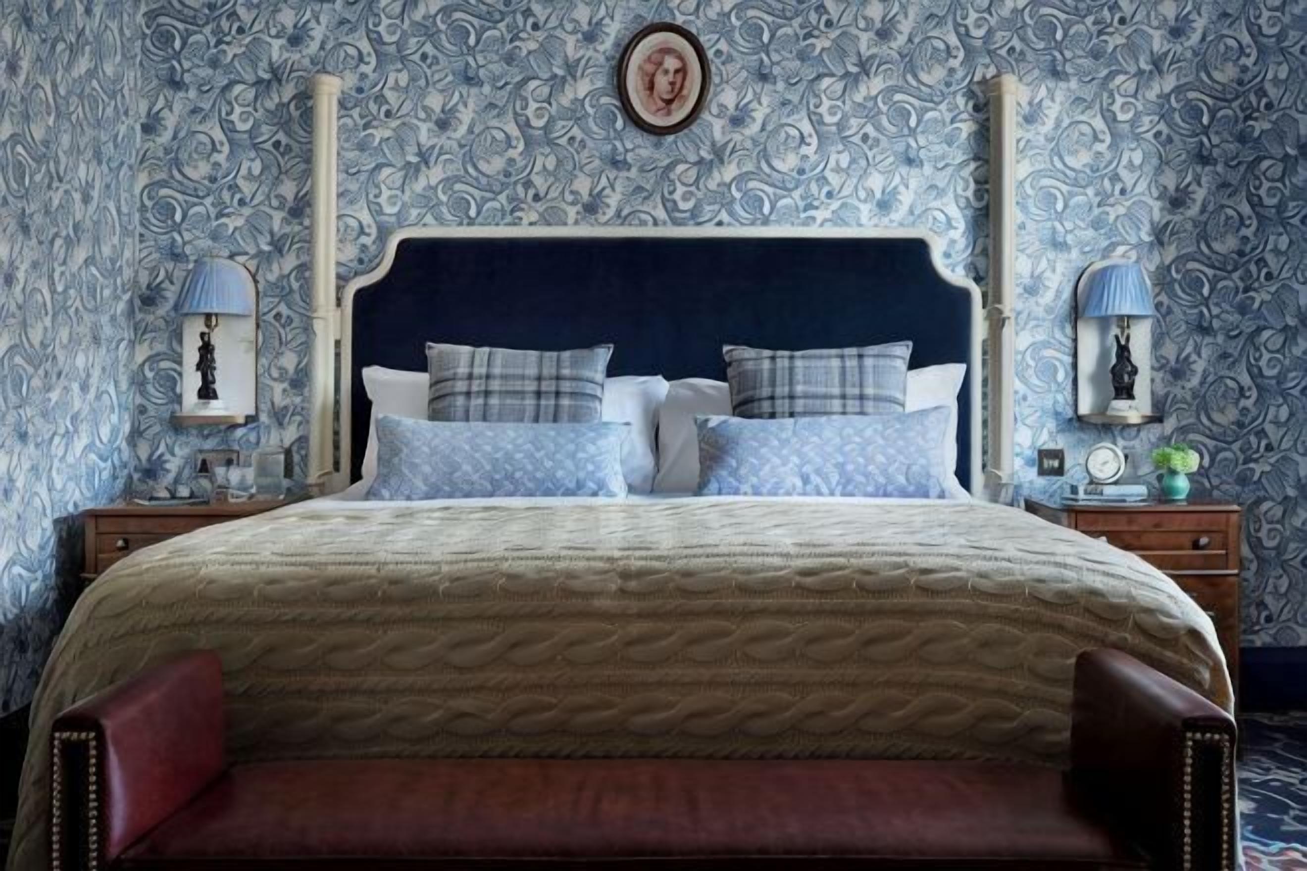 Premium bedding, pillowtop beds, minibar, in-room safe