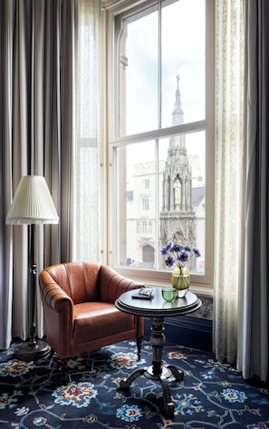 Premium bedding, pillow-top beds, minibar, in-room safe