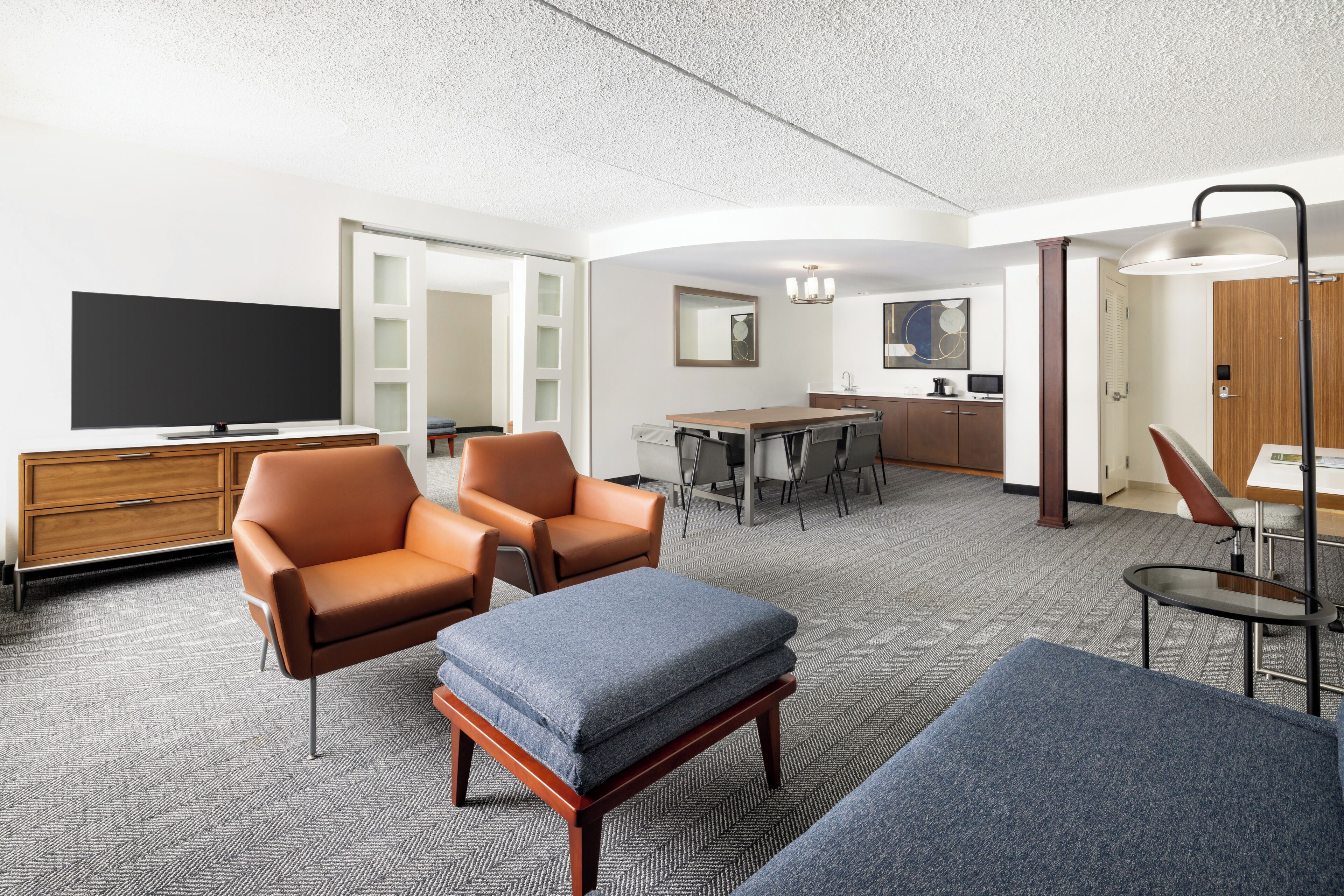 Literie de qualité supérieure, surmatelas, bureau