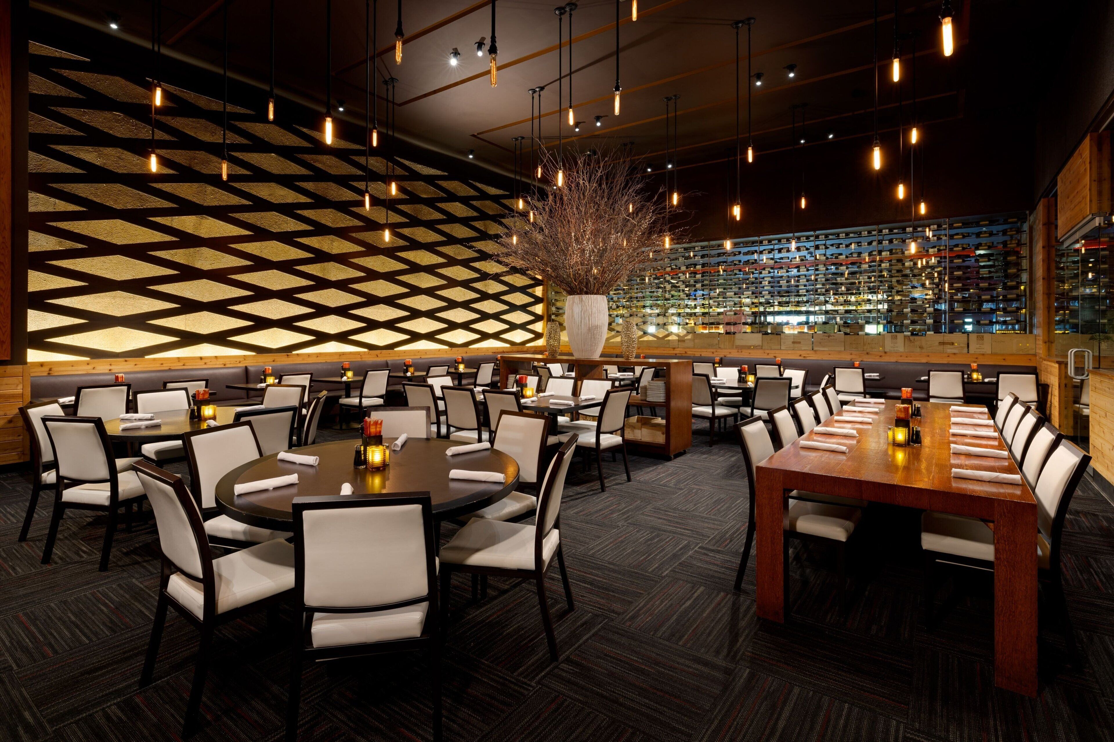 lunch and dinner served, american cuisine