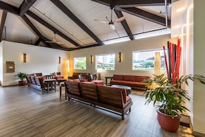 Lobby-Lounge