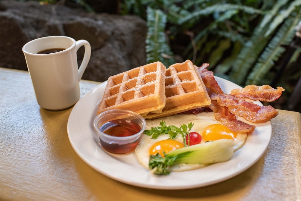 Pagoda Hotel by null