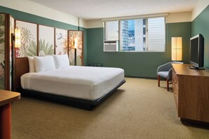 Escritorio y espacio para trabajar con laptop 