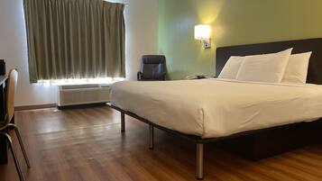 Standard Room, 1 King Bed, Non Smoking | Pillow-top beds, blackout curtains, WiFi, bed sheets